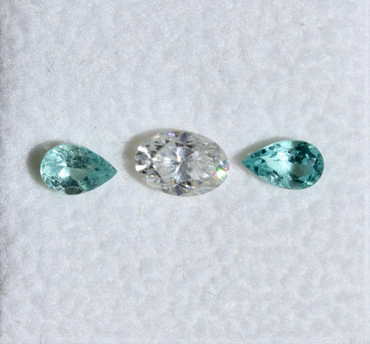 Zwei natürliche Apatite 0,5cttw und ein (lab) Moissanite 0,5ct