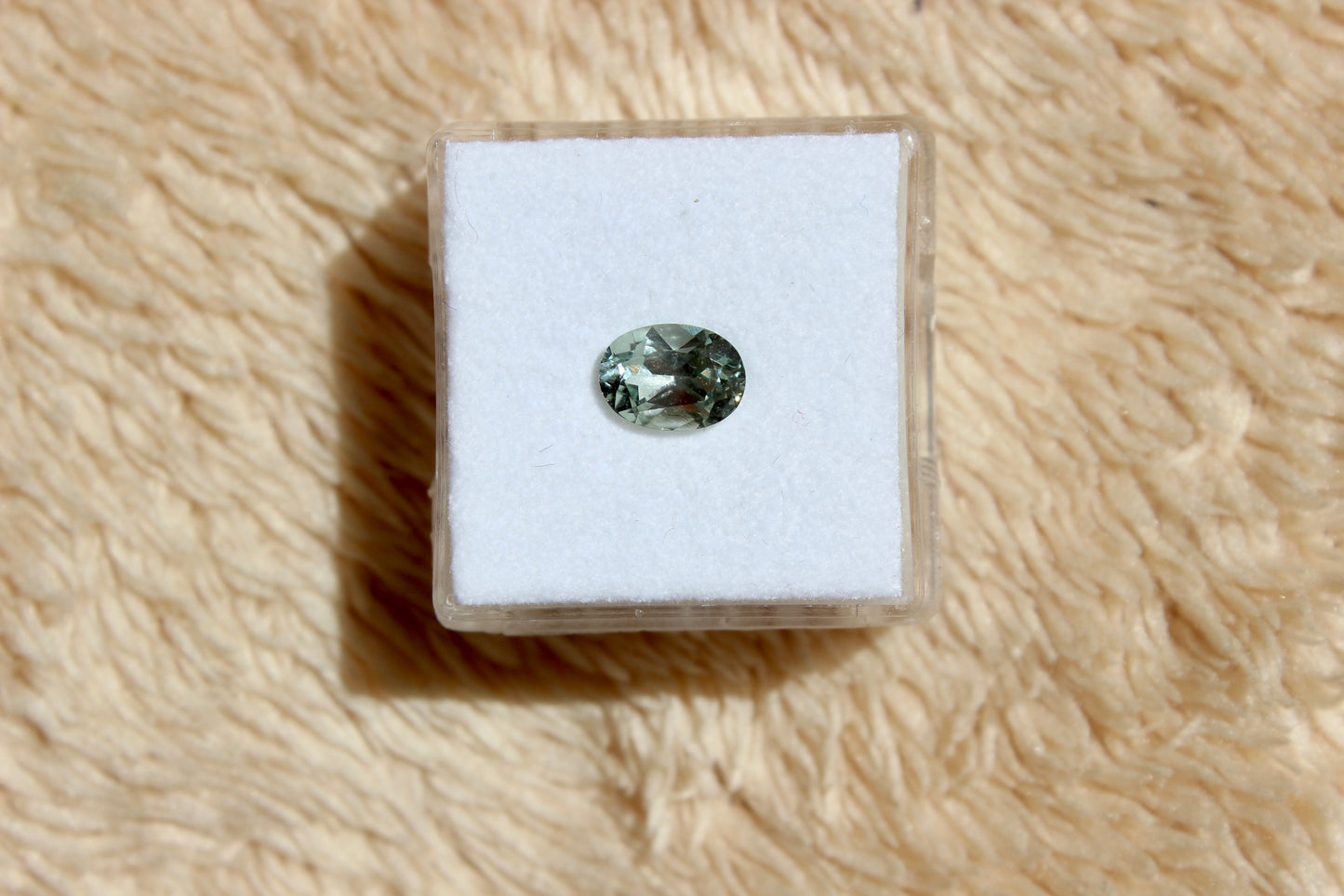 Natürlicher hellgrüner Saphir 1,4ct